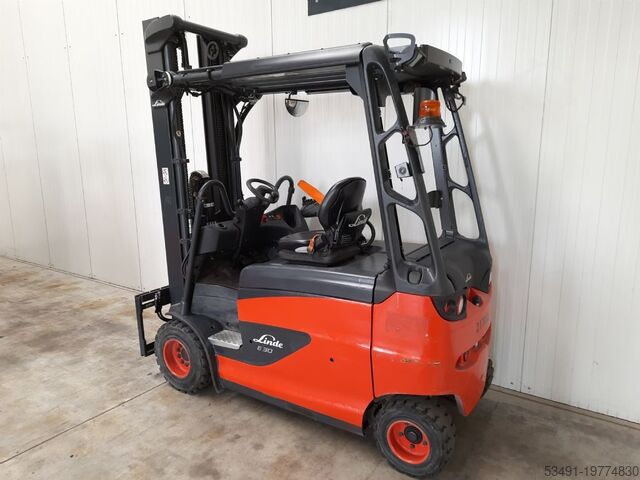 Elektro 4 Rad-Stapler Linde E30RHL-01/600