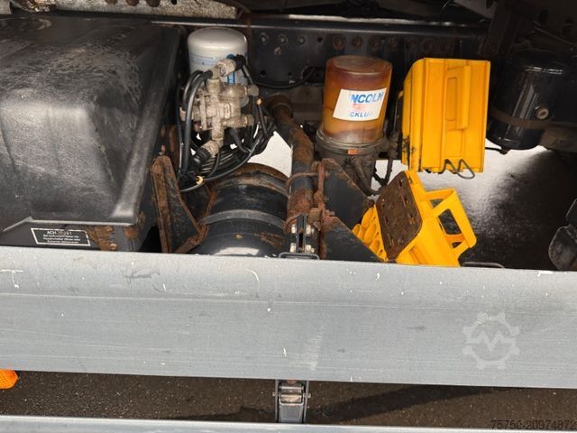 Garbage truck MAN 26.320 6x2 Presswagen Faun 524