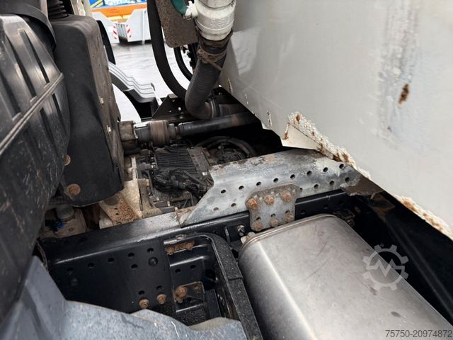 Garbage truck MAN 26.320 6x2 Presswagen Faun 524