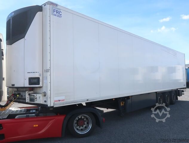 Reefer semitrailer Schmitz Cargobull SKO 24 Rohrbahn Liftachse Carrier Vector HE19