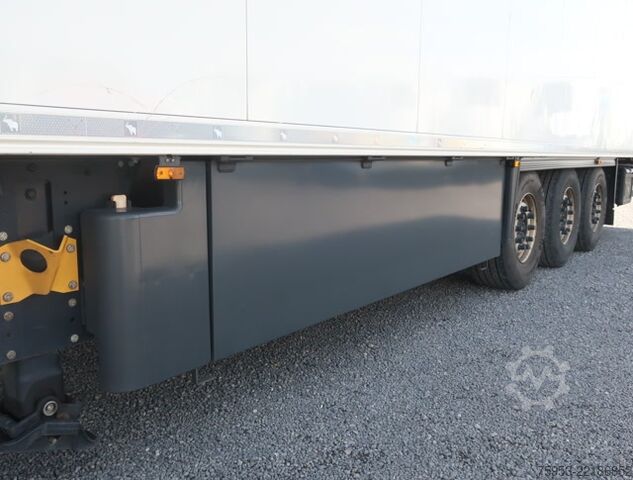 Reefer semitrailer Schmitz Cargobull SKO 24 Rohrbahn Liftachse Carrier Vector HE19