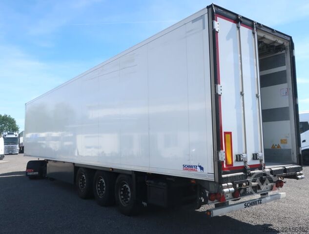 Reefer semitrailer Schmitz Cargobull SKO 24 Rohrbahn Liftachse Carrier Vector HE19