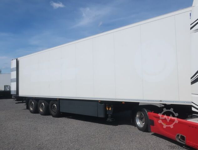 Reefer semitrailer Schmitz Cargobull SKO 24 Rohrbahn Liftachse Carrier Vector HE19