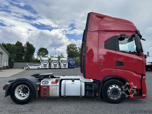Standard tractor unit Iveco S-Way 460 Standklima Intarder Riwo Kompressor