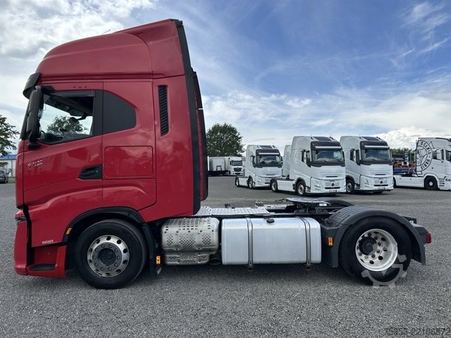 Standard tractor unit Iveco S-Way 460 Standklima Intarder Riwo Kompressor