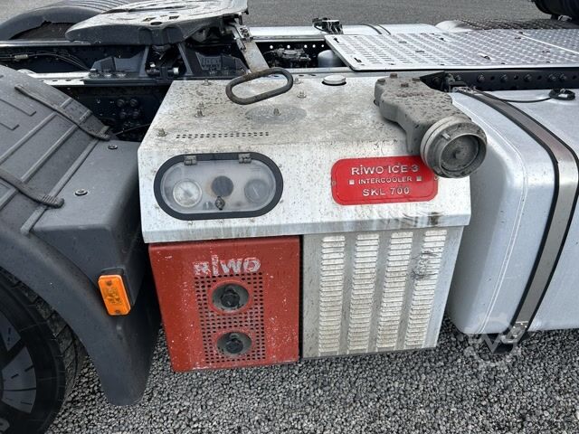 Standard tractor unit Iveco S-Way 460 Standklima Intarder Riwo Kompressor