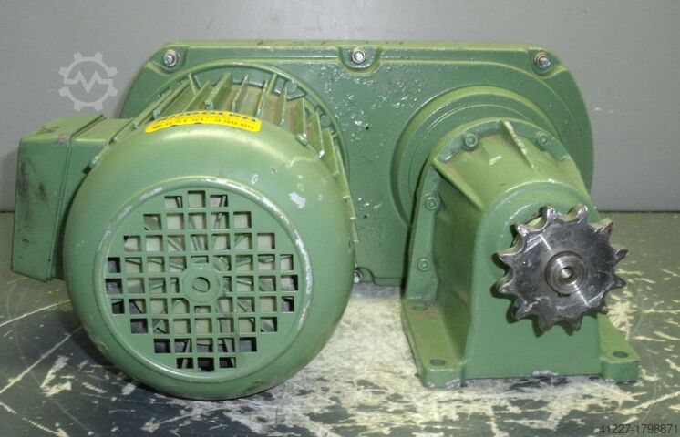 Variable speed geared motor 0.75 kW 39-213 rpm LENZE 8F4-379H