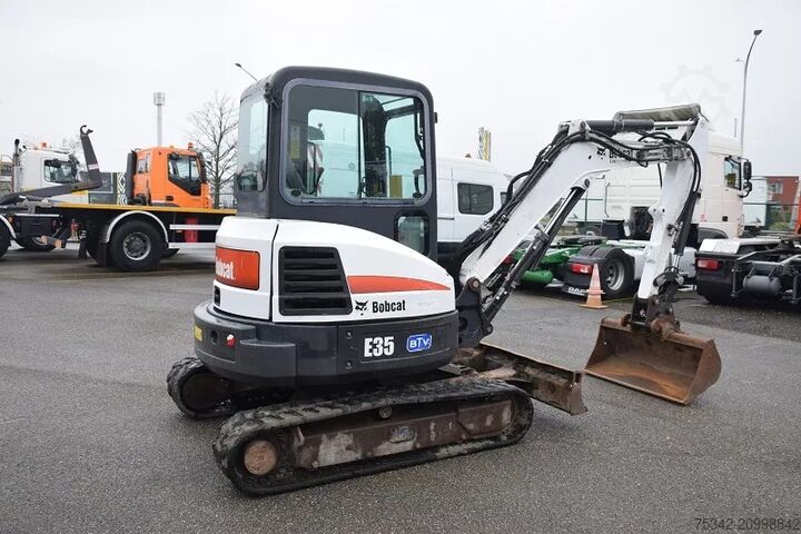 Mini excavator Bobcat E35 - 3500 KG