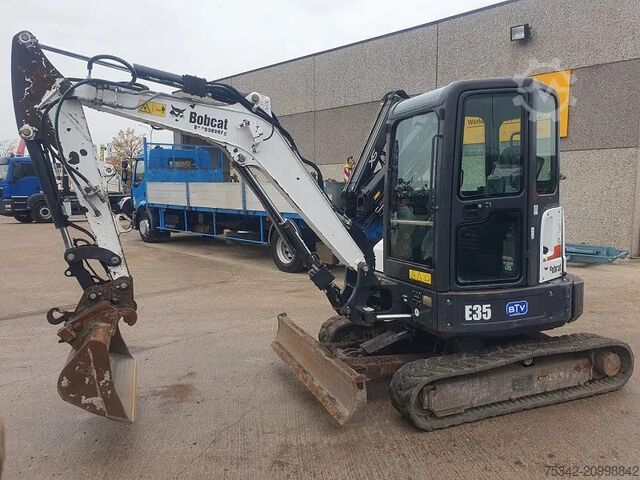 Mini excavator Bobcat E35 - 3500 KG