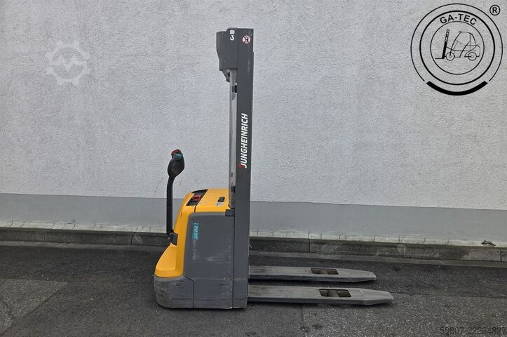 Manual stacker Jungheinrich EJC212
