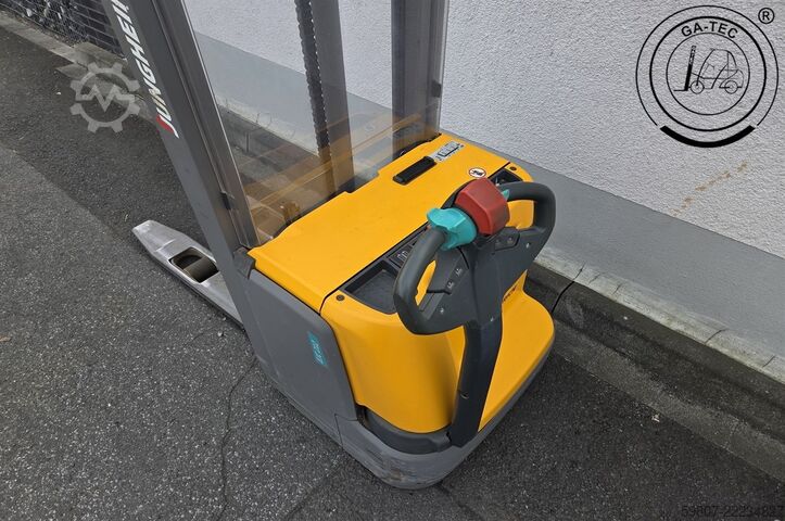 Manual stacker Jungheinrich EJC212