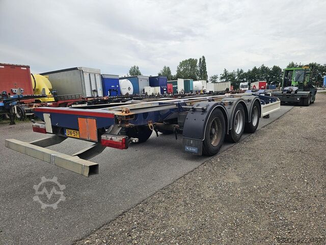 Container transport D-TEC VCC-01 / 45 FOOT CONTAINER CHASSIS / VALKX AXLES.