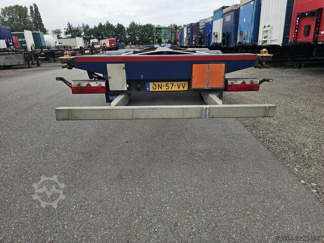 Container transport D-TEC VCC-01 / 45 FOOT CONTAINER CHASSIS / VALKX AXLES.