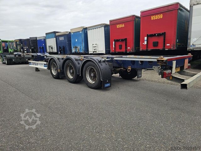 Container transport D-TEC VCC-01 / 45 FOOT CONTAINER CHASSIS / VALKX AXLES.
