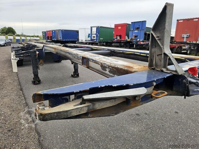Container transport D-TEC VCC-01 / 45 FOOT CONTAINER CHASSIS / VALKX AXLES.