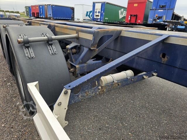 Container transport D-TEC VCC-01 / 45 FOOT CONTAINER CHASSIS / VALKX AXLES.