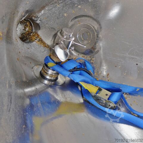 6500 Liter spitzkonische Rührwerksbehälter aus V2A mit 2 Propellerrührwerken  8611