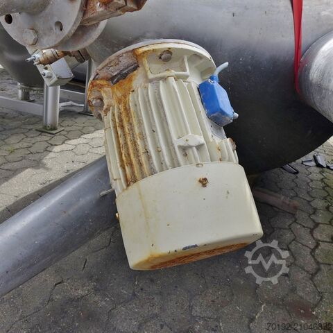 6500 Liter spitzkonische Rührwerksbehälter aus V2A mit 2 Propellerrührwerken  8611