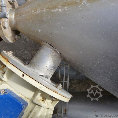 6500 Liter spitzkonische Rührwerksbehälter aus V2A mit 2 Propellerrührwerken  8611
