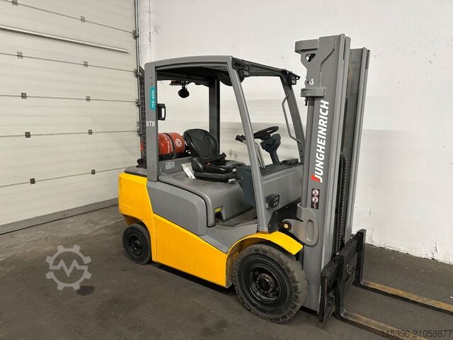 Treibgasstapler Jungheinrich TFG 425 - TRIPLEX 4,7 m