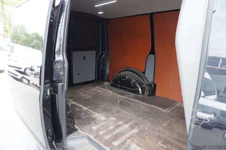 Delivery van VW Transporter 2.0 TDI 150PK Automaat EURO 6 - Air...