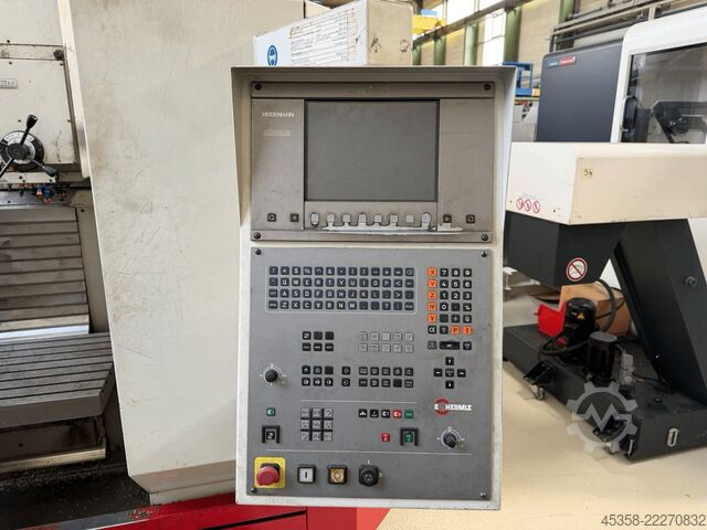 Vertikales Bearbeitungszentrum Hermle U 630 T