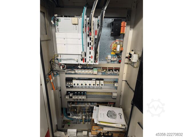 Vertikales Bearbeitungszentrum Hermle U 630 T