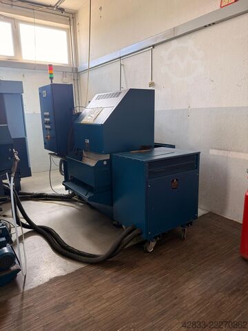 Vertikales Bearbeitungszentrum Matsuura MAM72-25V