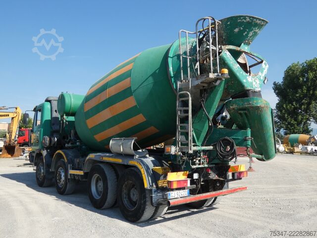 Concrete mixer truck Astra HD8 8444