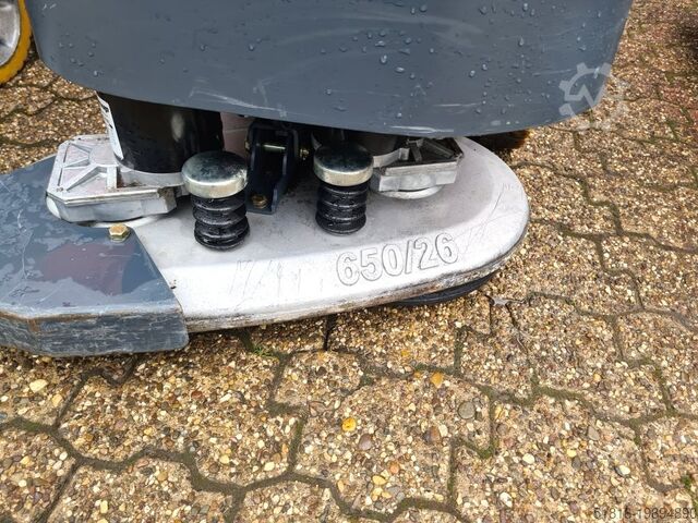 Scheuersaugmaschine HAKO HAKOMATIC B650/07