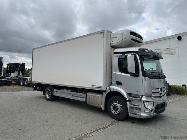 Refrigerated truck MERCEDES-BENZ Antos1835 Tiefkühlaufbau  Ladebordw. Thermoking