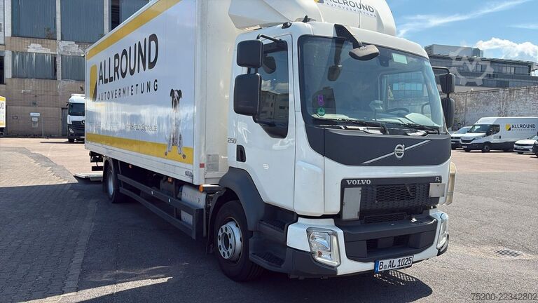 Box truck VOLVO FL250 Koffer / LBW 12to/Kam/TEMP/Klima