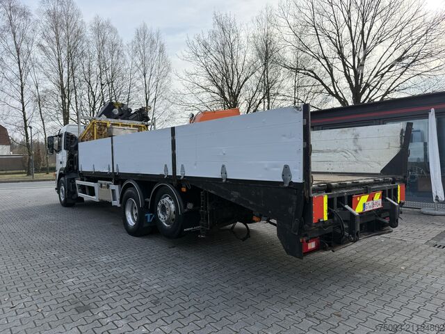 LKW mit Pritsche (offen) Volvo FM300 6X2*4 Maschinentransporter Kran Hiab 322