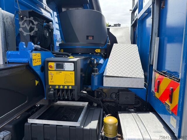 Crane truck MAN TGX 35.540 8x4 -4 BL Palfinger PK 42002-SH G