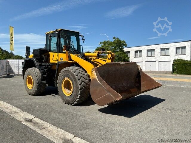Lader Komatsu WA380-6