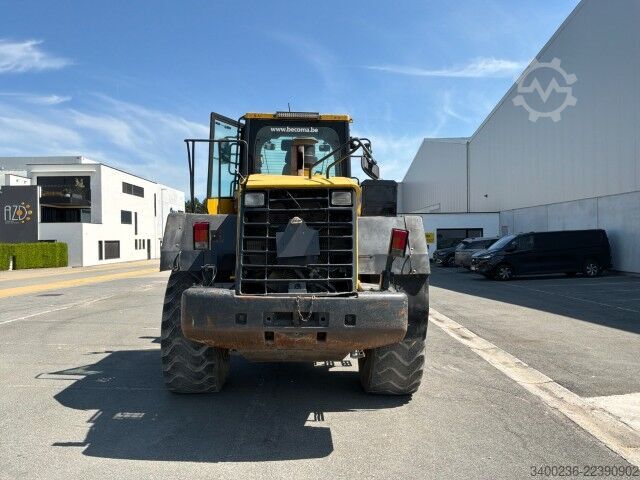 Lader Komatsu WA380-6