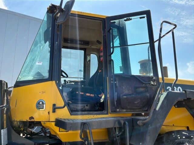 Lader Komatsu WA380-6