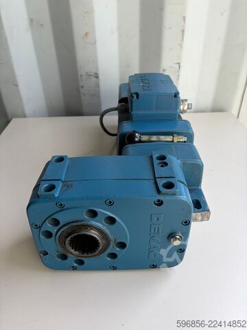 Mannesmann Demag gear motor AF06-L-M-0-145-1 ZBA90 A4 B020 1.1 kW 23 rpm i=60.1 400 V Motoreduktor Mannesmann Demag AF06-L-M-0-145-1 ZBA90 A4 B020 1,1 kW 23 obr./min i=60,1 400 V Motoreduktor Mannesmann Demag AF06-L-M-0-145-1 ZBA90 A4 B020 1,1 kW 23 obr./min i=60,1 400 V