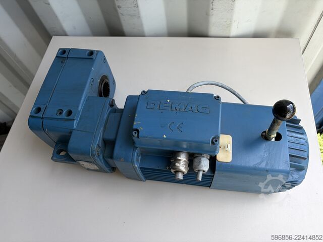 Mannesmann Demag gear motor AF06-L-M-0-145-1 ZBA90 A4 B020 1.1 kW 23 rpm i=60.1 400 V Motoreduktor Mannesmann Demag AF06-L-M-0-145-1 ZBA90 A4 B020 1,1 kW 23 obr./min i=60,1 400 V Motoreduktor Mannesmann Demag AF06-L-M-0-145-1 ZBA90 A4 B020 1,1 kW 23 obr./min i=60,1 400 V