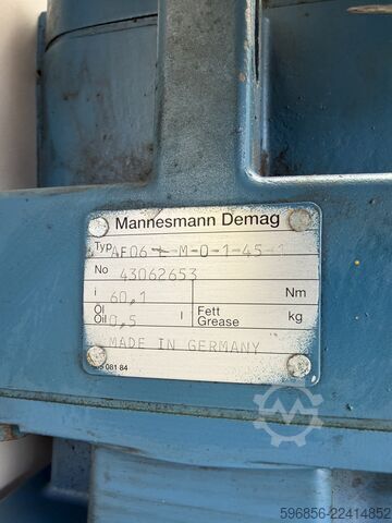 Mannesmann Demag gear motor AF06-L-M-0-145-1 ZBA90 A4 B020 1.1 kW 23 rpm i=60.1 400 V Motoreduktor Mannesmann Demag AF06-L-M-0-145-1 ZBA90 A4 B020 1,1 kW 23 obr./min i=60,1 400 V Motoreduktor Mannesmann Demag AF06-L-M-0-145-1 ZBA90 A4 B020 1,1 kW 23 obr./min i=60,1 400 V