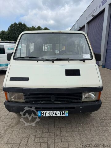 Panel van Renault Trafic **PETROL-ESSENCE-BENZINE**