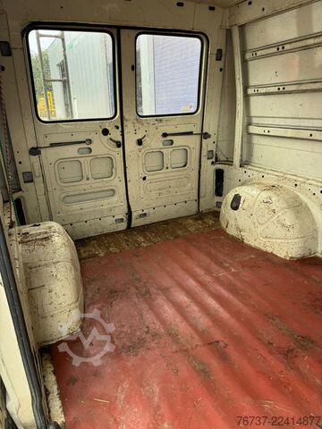 Panel van Renault Trafic **PETROL-ESSENCE-BENZINE**