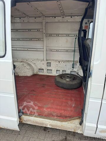 Panel van Renault Trafic **PETROL-ESSENCE-BENZINE**