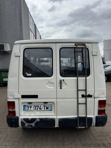 Panel van Renault Trafic **PETROL-ESSENCE-BENZINE**