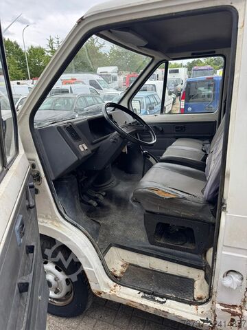Panel van Renault Trafic **PETROL-ESSENCE-BENZINE**