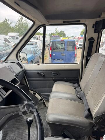Panel van Renault Trafic **PETROL-ESSENCE-BENZINE**