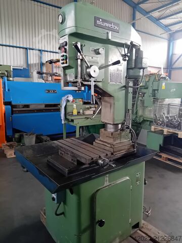 Kopfhöhenverstellung und Aufspanntisch GILLARDON , GK 40 VE