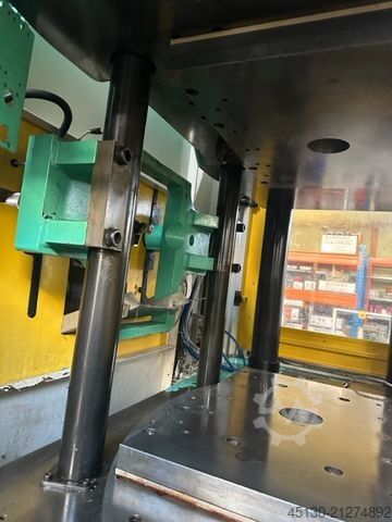 Spritzgießmaschine Arburg 1500T 3200-1300 e²