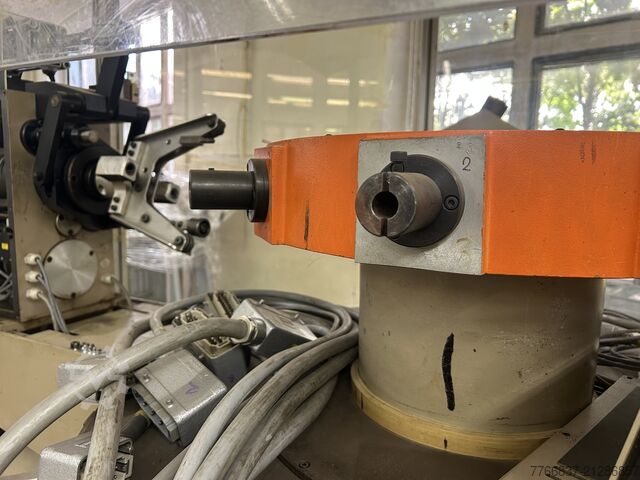 Rotary indexing machine with 8 stations, double fly mechanism Blume u. Redecker 