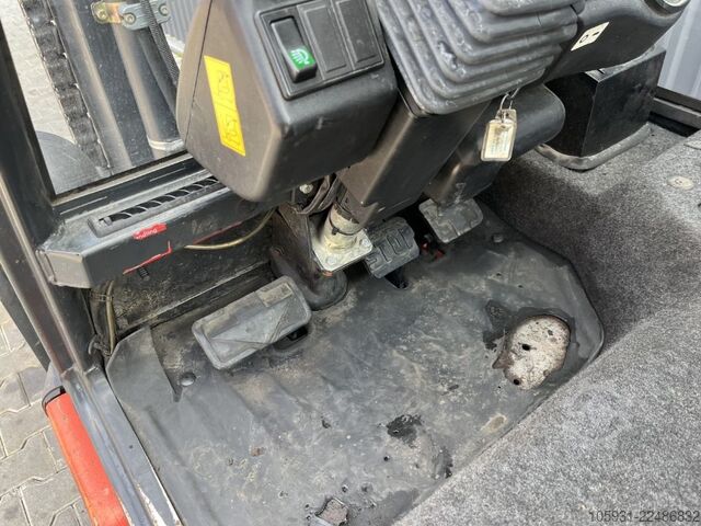 Electric 4-wheel forklift Linde E30-03